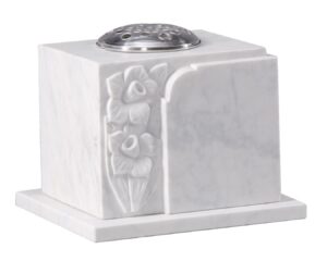 wg279 memorial vase with carved daffodils